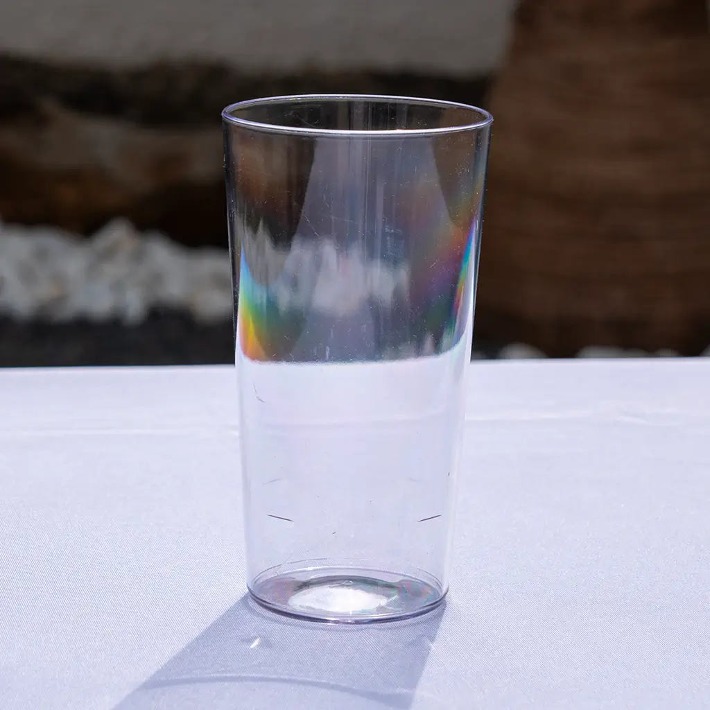 Vaso de cerveza transparente e irrompible de 50 cl.